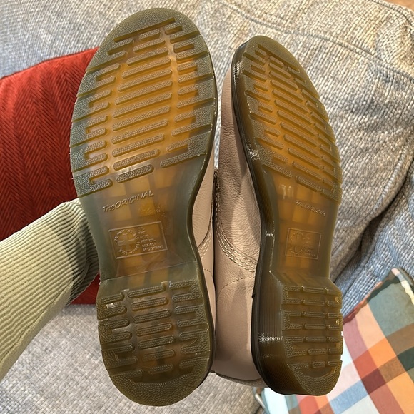 EUC Dr Martens 1460 Pascal in Vintage Taupe, Women’s 9 - Picture 3 of 4